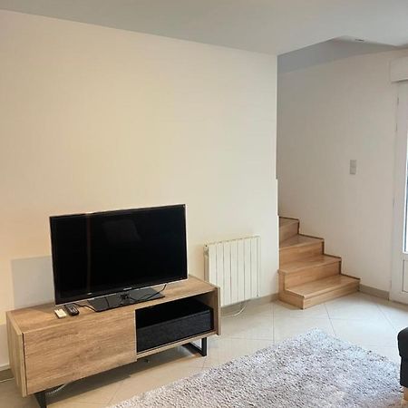 Ecu : Superbe Appartement Avec Exterieur Reims Eksteriør billede